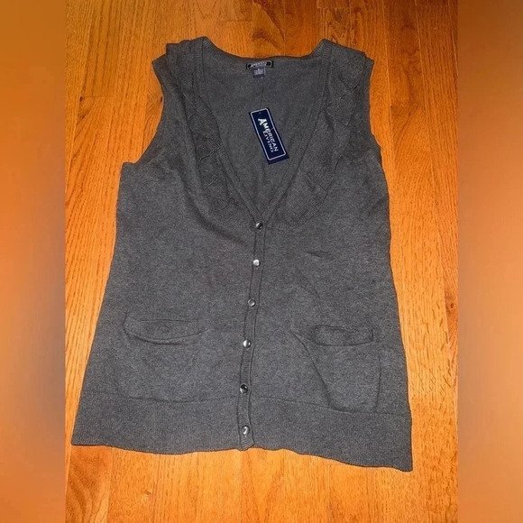 NWT AMERICAN LIVING women’s Ruffle Neck Sweater‎ Vest Button up Grey Small - Picture 1 of 4